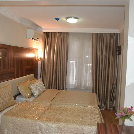 Mosq At Fatih Isztambul
